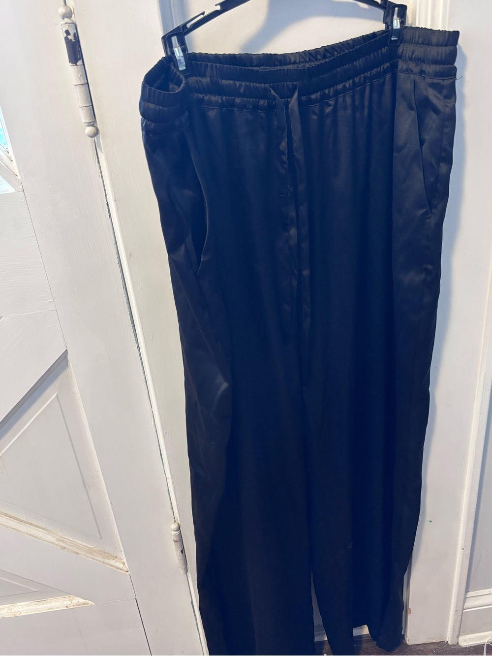 Black Satin wide leg pants - Picture 3 of 3